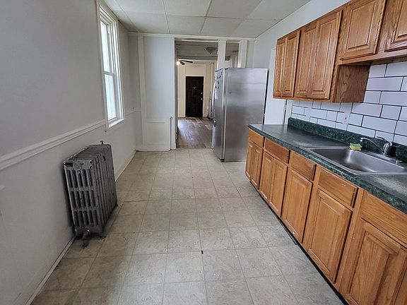 3rd image of 623 N Queen St #2ea1dcdb9