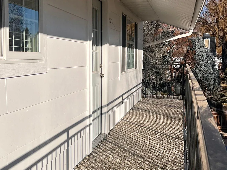 49 N 300 E — Photo 13