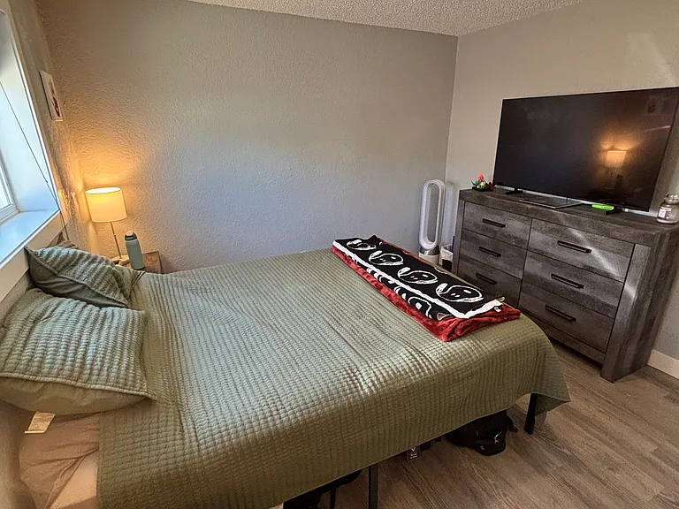 130 Sweetwater St #8 — Photo 8
