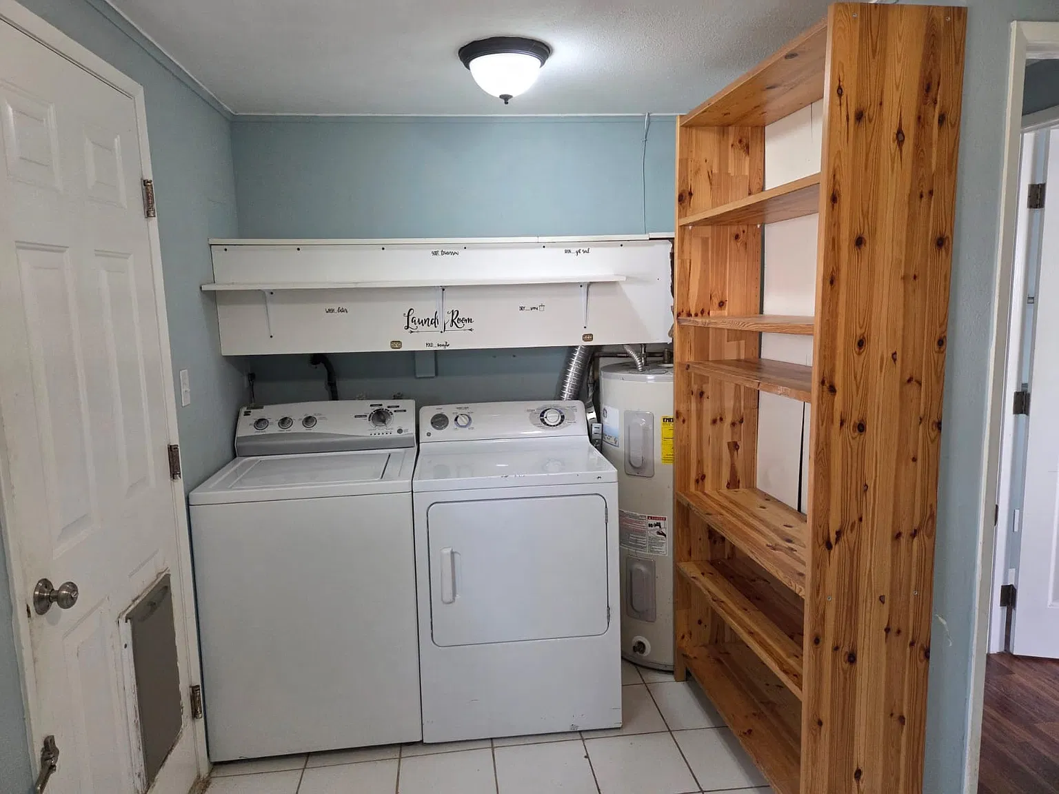 3 bed, 924 sqft, $2,200 — Photo 4