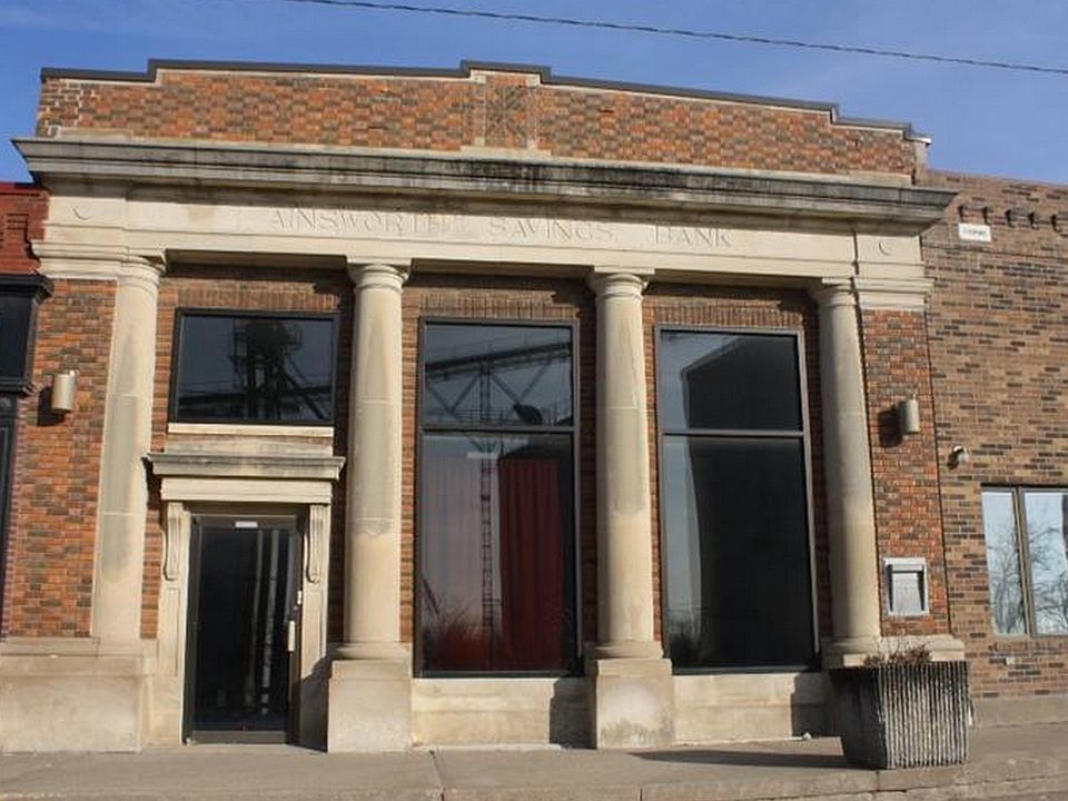 1st image of 218 N Railroad St