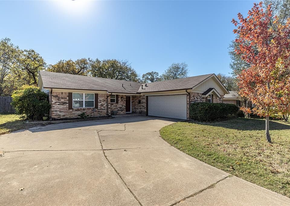 1st image of 1807 Greenbriar Dr