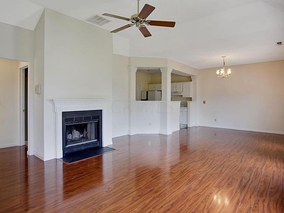 5th image of 2484 Swan Dr
