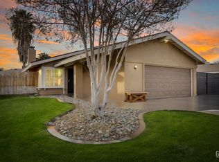 3403 S Half Moon Dr, Bakersfield, CA 93309