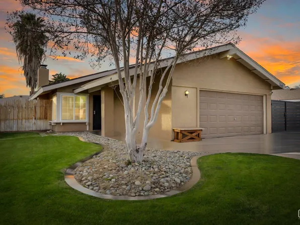 3403 S Half Moon Dr, Bakersfield, CA 93309