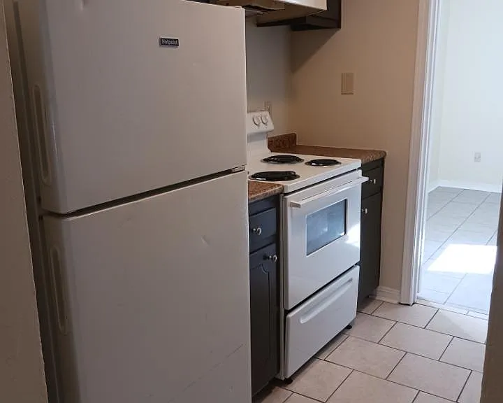 Springdale Apartments — Photo 9