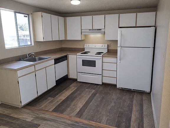 2nd image of 1122 Francis Ave #7B