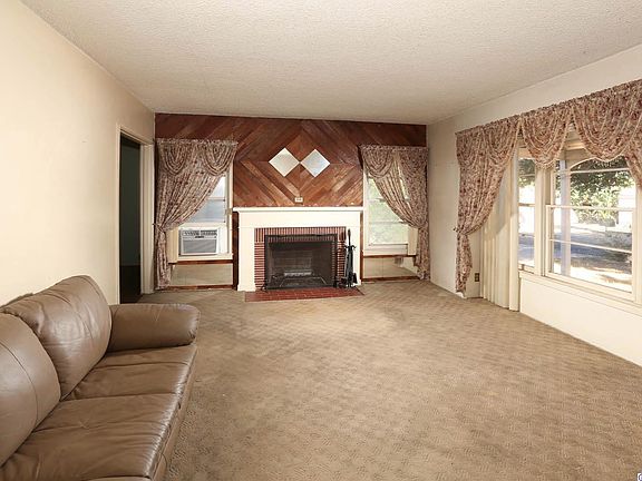 4th image of 10215 Eldora Ave