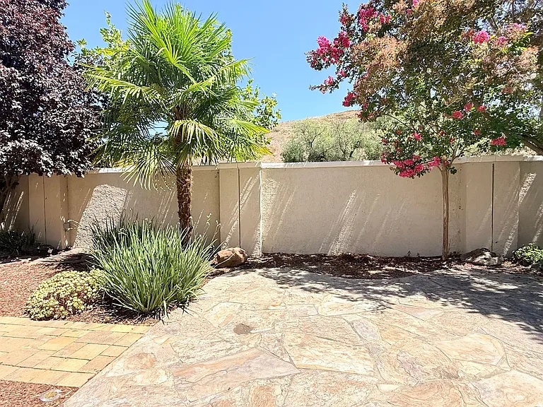 1126 Vista Pointe Cir — Photo 36