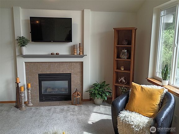 4th image of 10818 134th Avenue NE