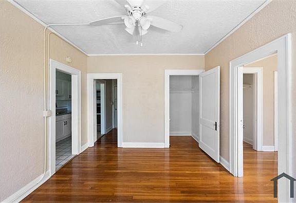 3rd image of 323 N Westland Ave #10