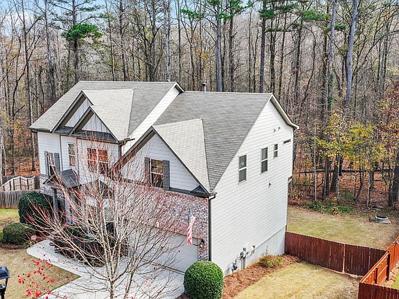 3rd image of 816 Mimosa Way