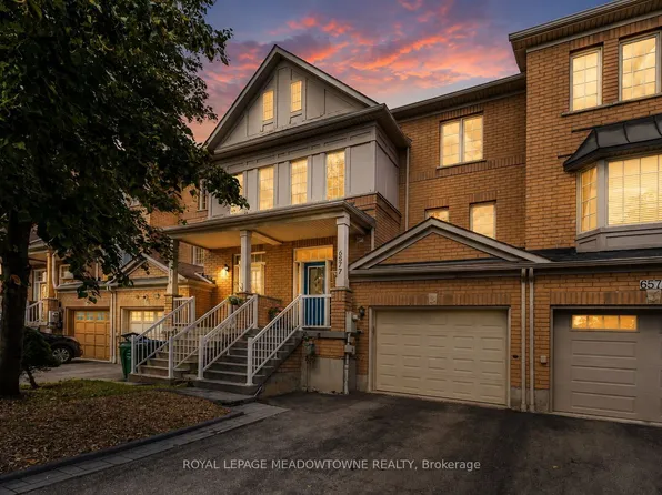 6577 Jazzy Mews, Mississauga, ON L5W 1R9