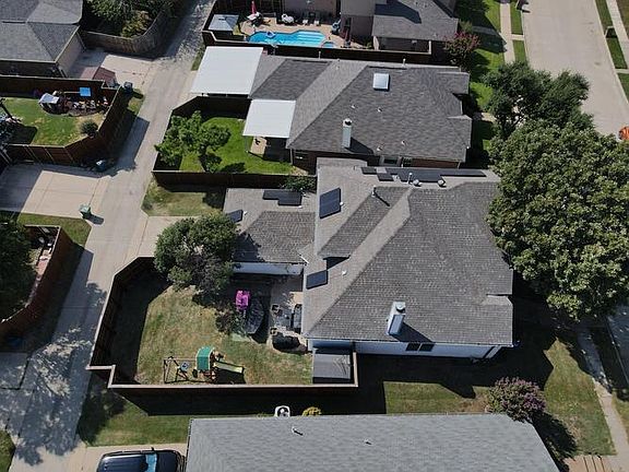 2nd image of 1117 Taylor Ln