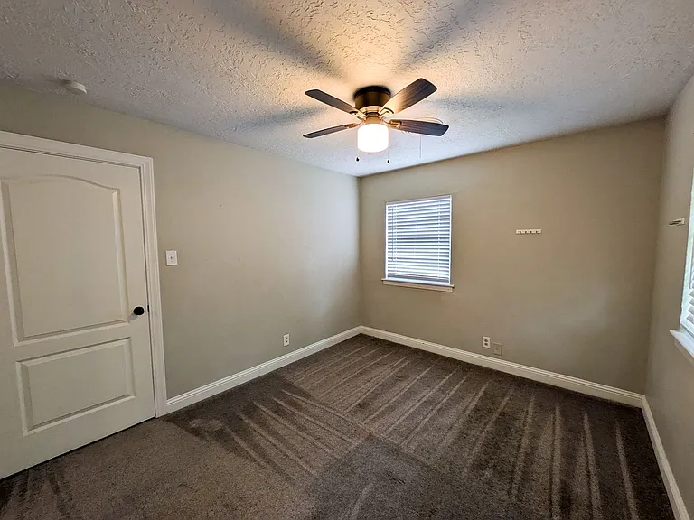 5110 Laurel St — Photo 13