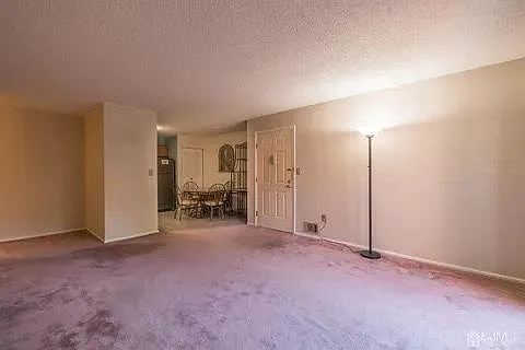 Building Photo - 290 Hampshire Ct
