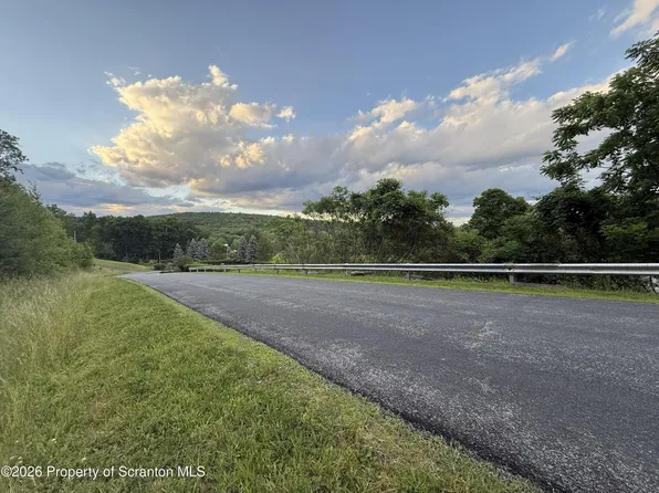 0 Manorview Dr, Dallas, PA 18612