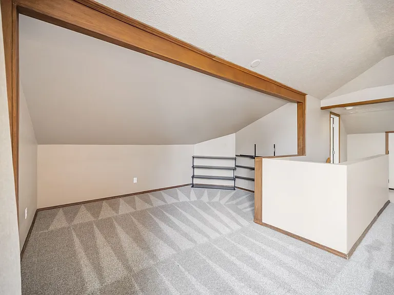 5703 N Regal St — Photo 46