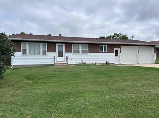 104 1st St SE, Eitzen, MN 55931