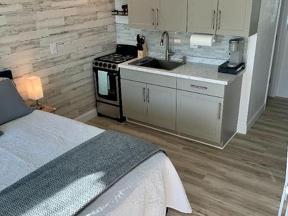2nd image of 128 Boynton Blvd #3