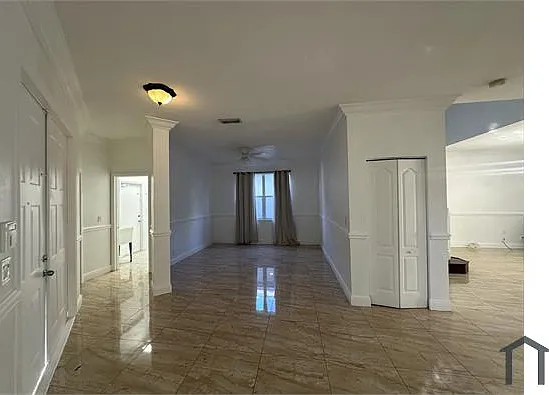 124 Canterbury Pl — Photo 7