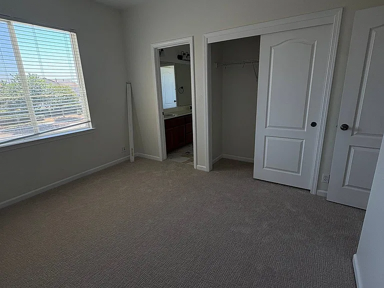1216 Aups Ct — Photo 4