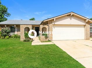 808 Glenwood Dr, Yukon, OK 73099