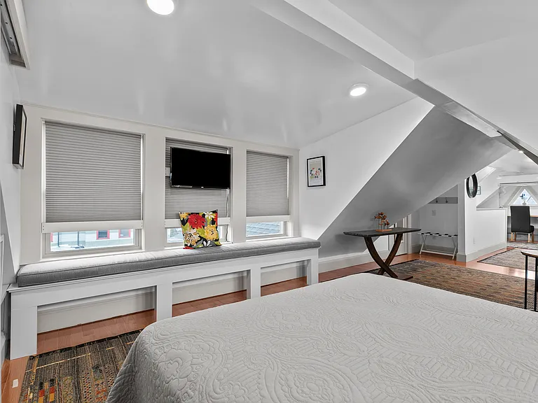 358 Broadway St #4 — Photo 19