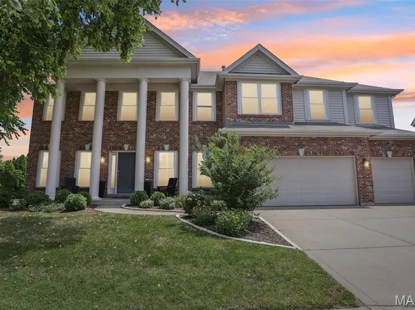 16745 Benton Taylor Dr, Chesterfield, MO 63005