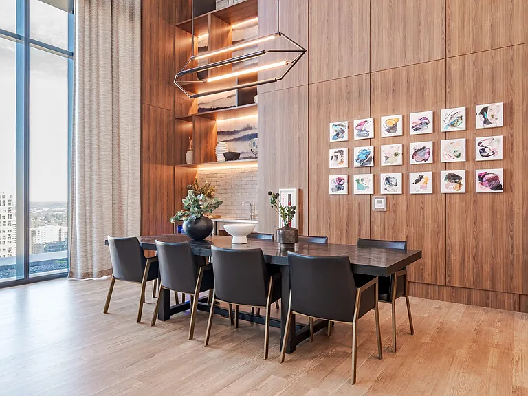 Community Dining Space at 903 Peachtree Apartments in Atlanta, GA 30309