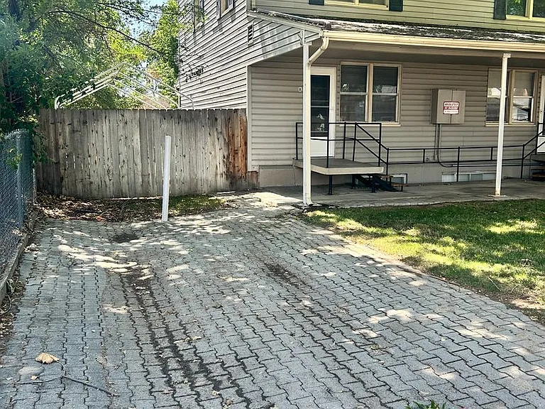 6223 W Everett St — Photo 1
