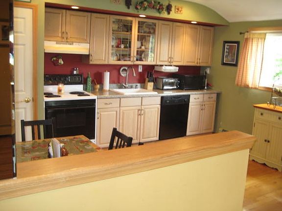 5th image of 151 Wilfred Blvd