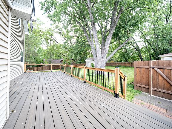 3rd image of 5362 Grand Ave