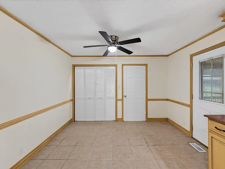 607 Granger Ln — Photo 18