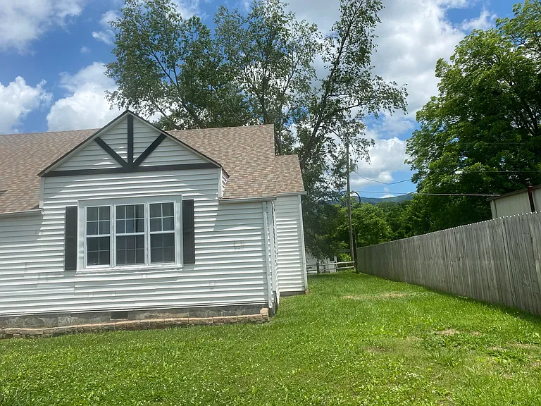1293 Main St — Photo 8