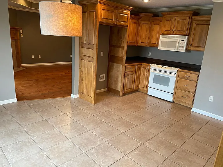 5360 Pewter Dr — Photo 4