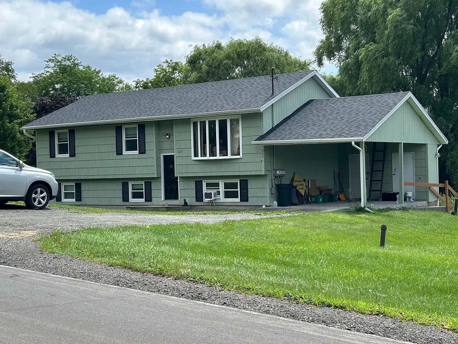 3 bed, 1200 sqft, $1,825 — Photo 1