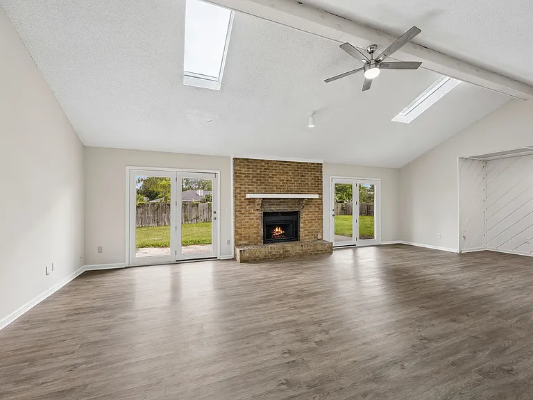 11018 Reading Rd — Photo 4