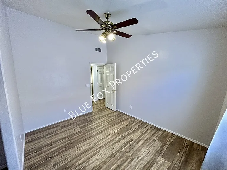 710 W Calle Alta Loma — Photo 12