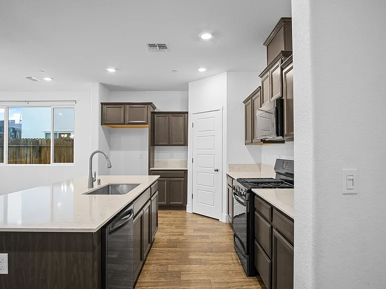 2455-00 Explorador Dr — Photo 12