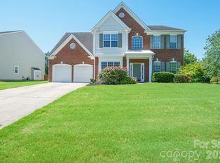 7633 Rathburn Ln, Charlotte, NC 28277