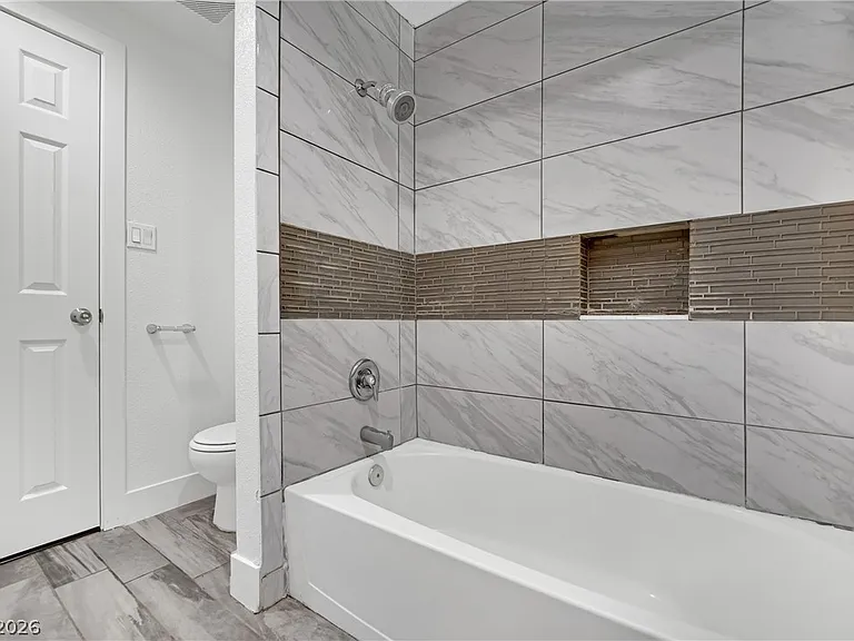 1050 Hassett Ave — Photo 22