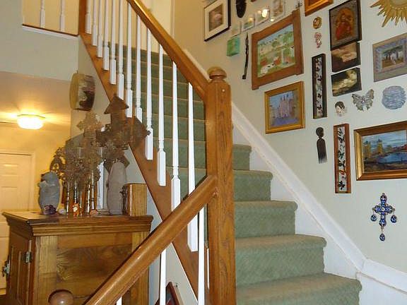 5th image of 202 Southampton Ct