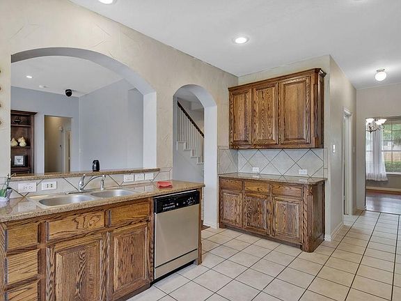 5th image of 9420 Kimbell Dr