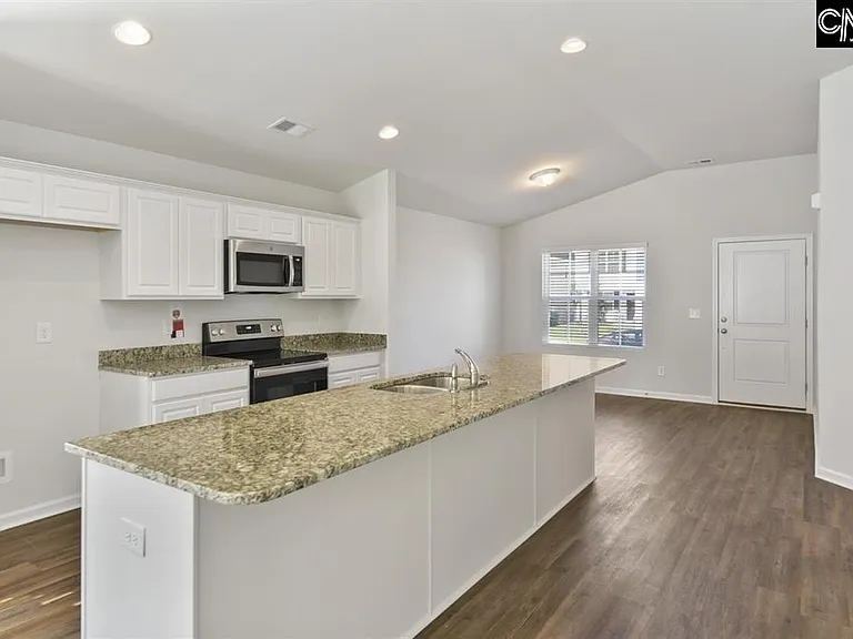 546 Hatteras Dr — Photo 2