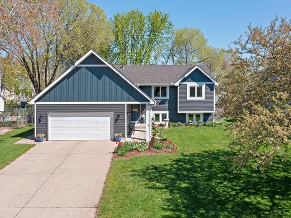 7165 Upper 157th St W, Apple Valley, MN 55124