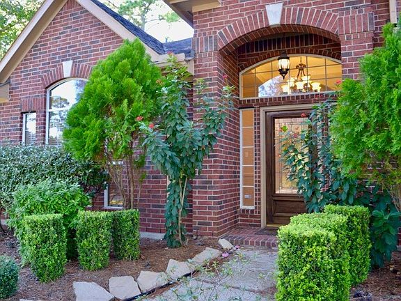 2nd image of 710 Hidden Woods Ln