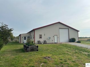 8823 NE Highway Oo, Calhoun, MO 65323