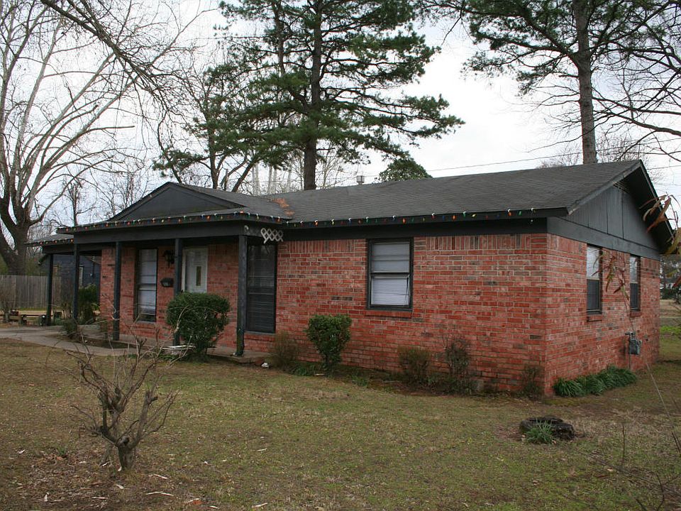 1st image of 105 Love St