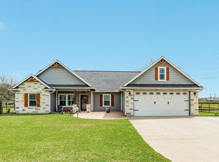 613 Winchester Trl, Angleton, TX 77515